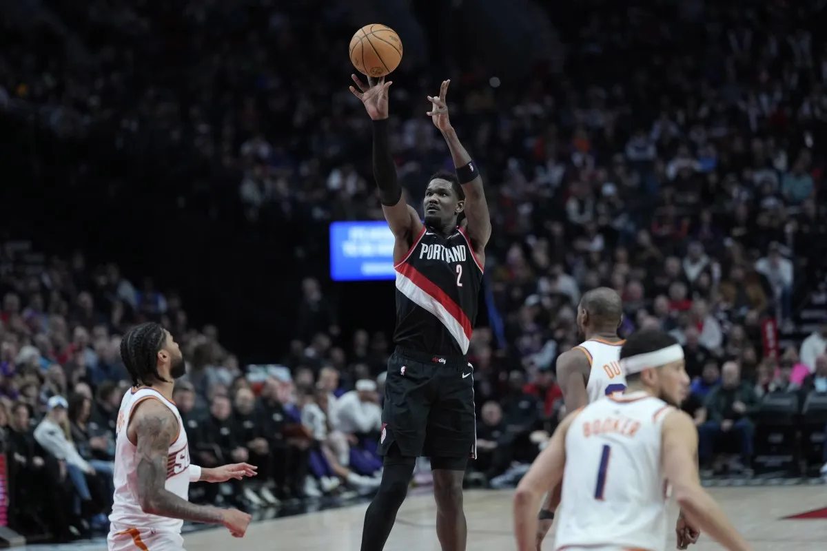 Target Transfer Lakers Deandre Ayton Dikabarkan Mengamuk di Ruang Ganti, Memicu Buyout $25,5 Juta