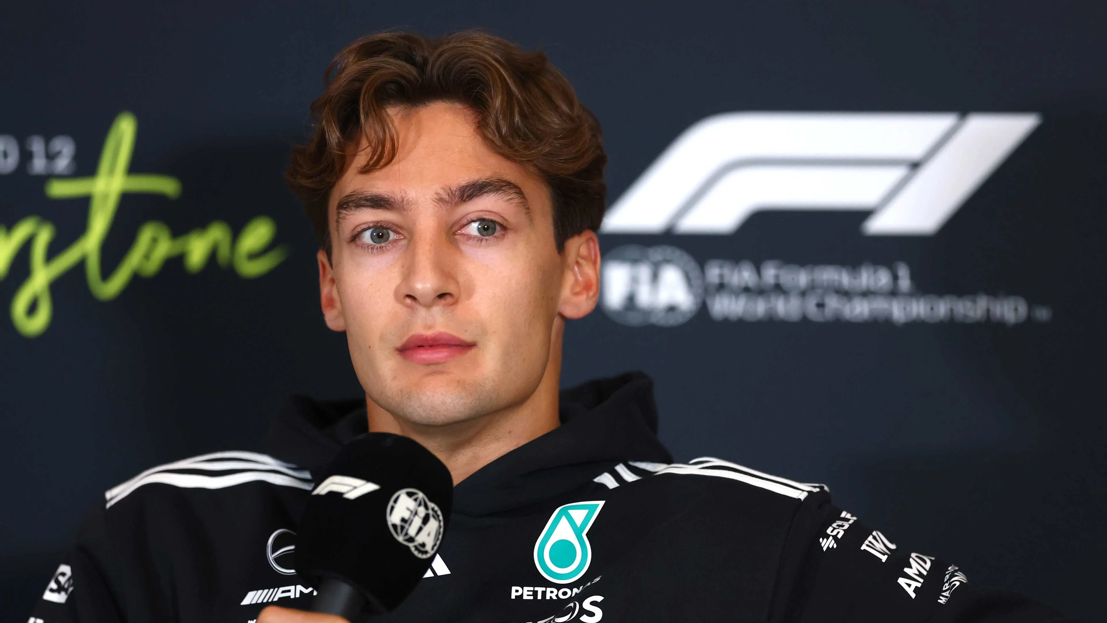 "Saya rasa saya tidak akan pergi ke mana pun" – Russell membahas pembicaraan kontrak Mercedes saat dia membantah berbicara dengan tim lain
