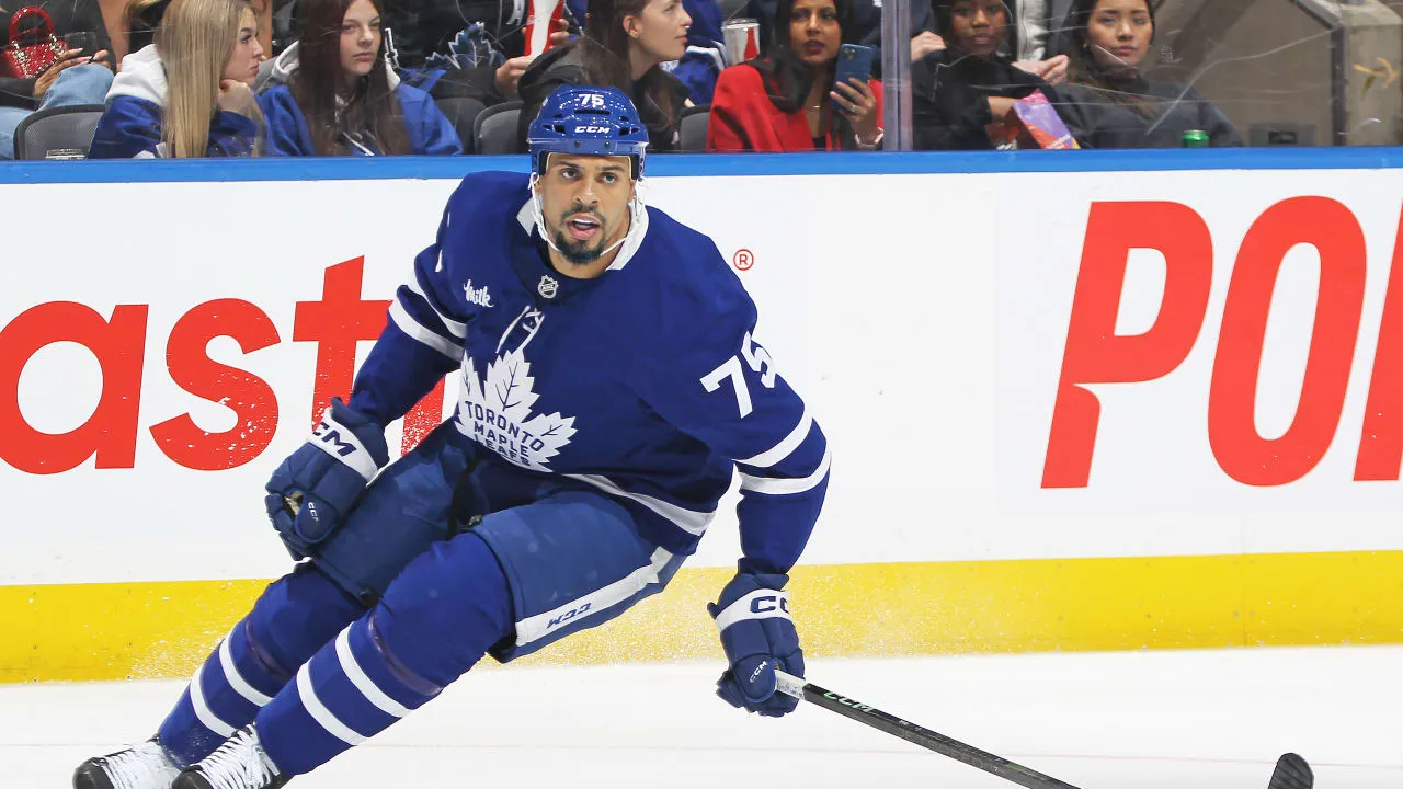 Hiu Dapatkan Ryan Reaves Tukar Henry Thrun