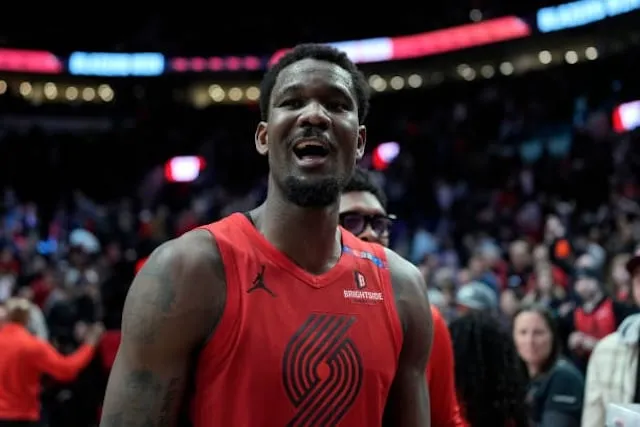 Deandre Ayton Berterima Kasih kepada Trail Blazers & Mengirim Pesan Pertama kepada Fans Lakers